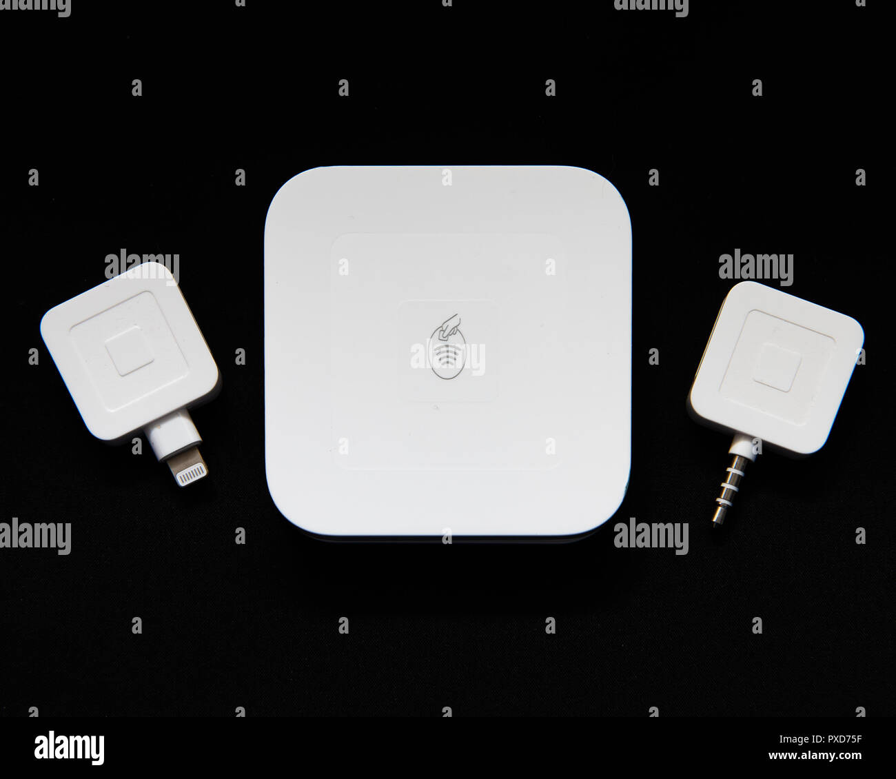 Hardware dal quadrato, Inc. per la lettura e l'elaborazione delle transazioni con carta di credito attraverso un telefono cellulare o di un sistema di computer. Foto Stock