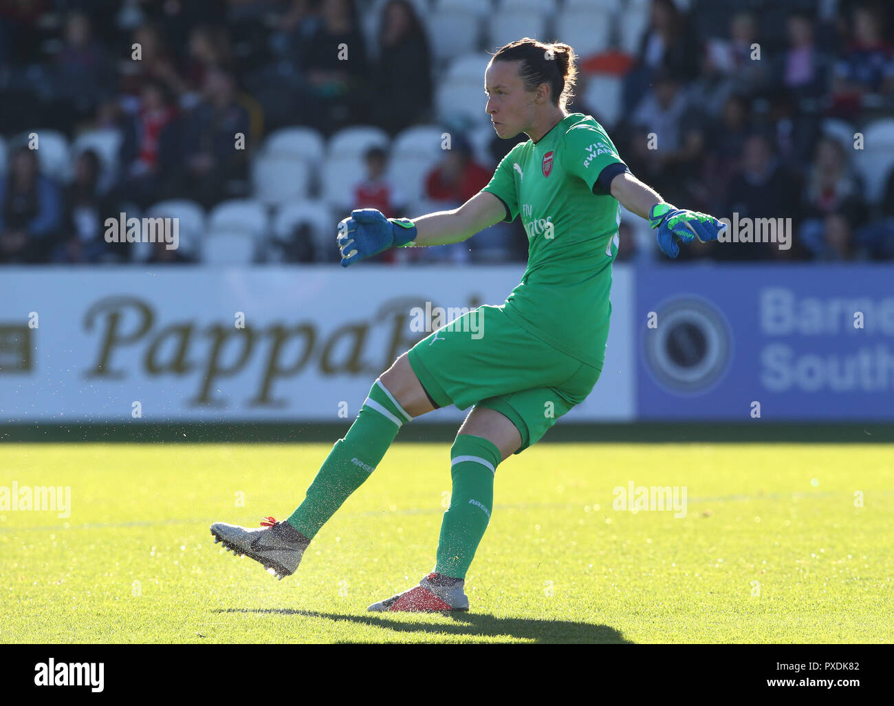 Pauline Peyraud-Magnin di Arsenal durante la donna Super League una partita tra Arsenal e Reading FC donne a noia legno, Boreham Wood, Inghilterra o Foto Stock Pauline Peyraud-Magnin di Arsenal durante la donna Super League una partita tra Arsenal e Reading FC donne a noia legno, Boreham Wood, Inghilterra o Foto Stock