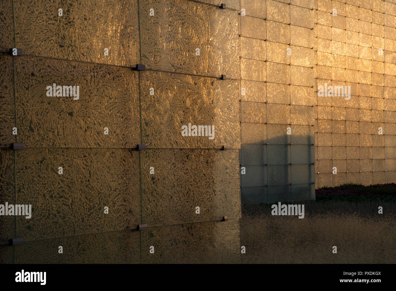 Katowice in Polonia: Dettaglio del vetro traslucido facciate. Museo di Slesia. Architetto: Riegler Riewe Architekten , 2014. Foto Stock