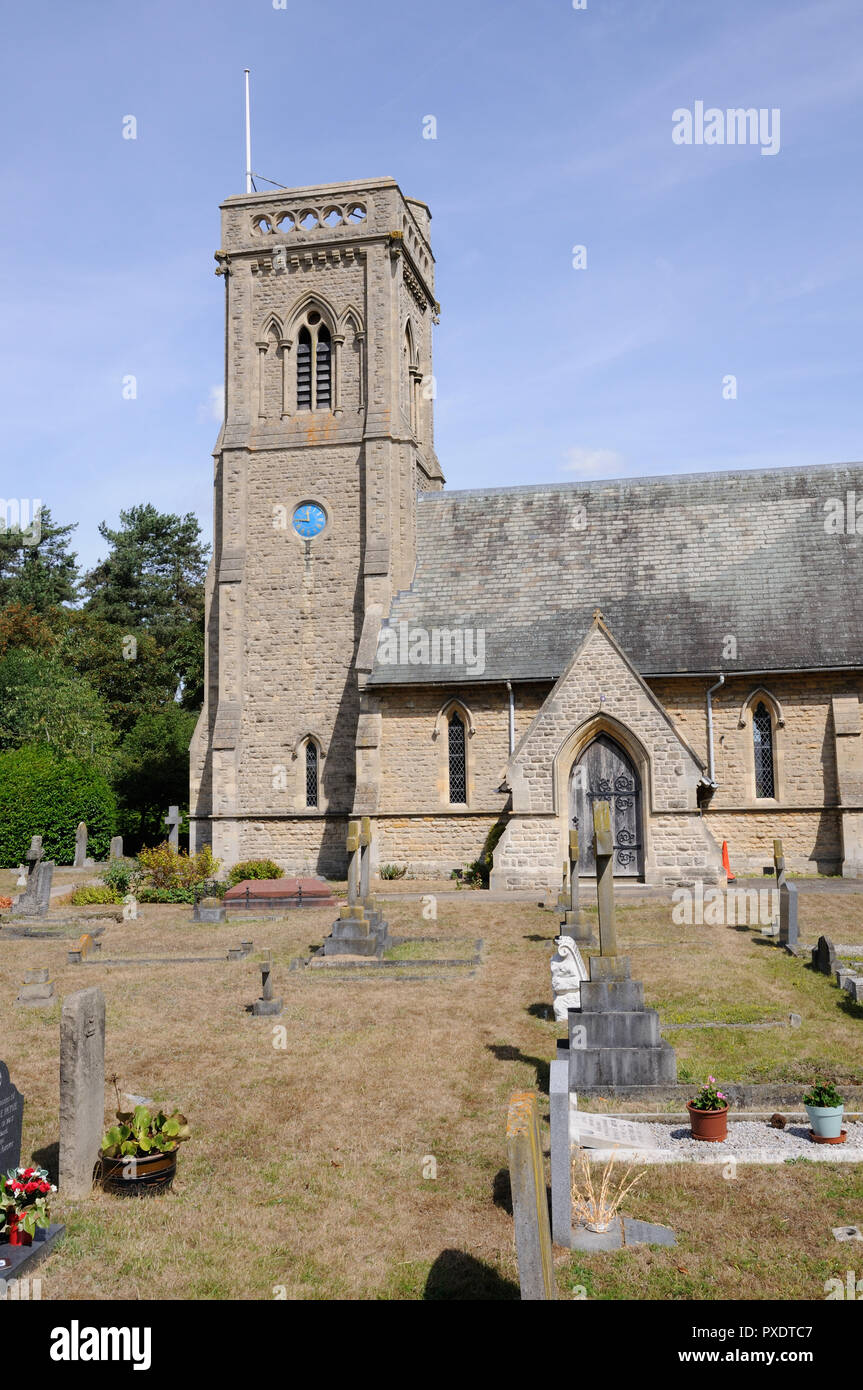 San Giovanni Evangelista Chiesa, Lemsford, Hertfordshire. Risalente al 1859 e fu eretta dal Dowager Contessa Cowper. Foto Stock