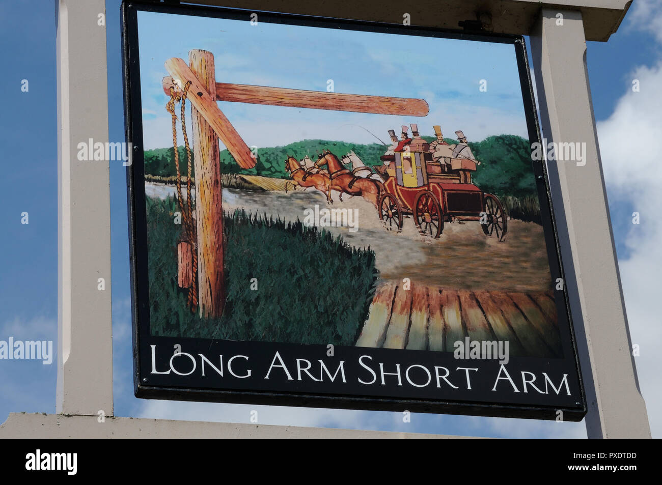 Il braccio lungo e braccio corto inn, Lemsford, Hertfordshire, ha un nome che ha sempre attirato la curiosità con varie teorie che vengono espresse. Foto Stock