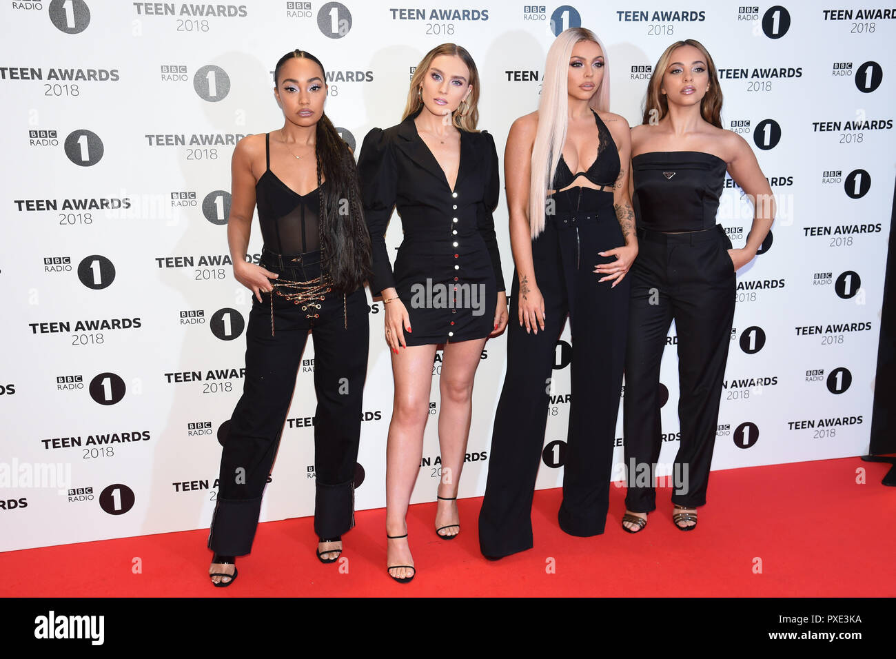 Londra, Regno Unito. Ottobre 21, 2018: Poco Mix - Leigh-Anne Pinnock, Perrie Edwards, Jesy Nelson & Jade Thirlwall - a til BBC Radio 1 Teen Awards 2018 allo Stadio di Wembley, Londra. Immagine: Steve Vas/Featureflash Credito: Paul Smith/Alamy Live News Foto Stock