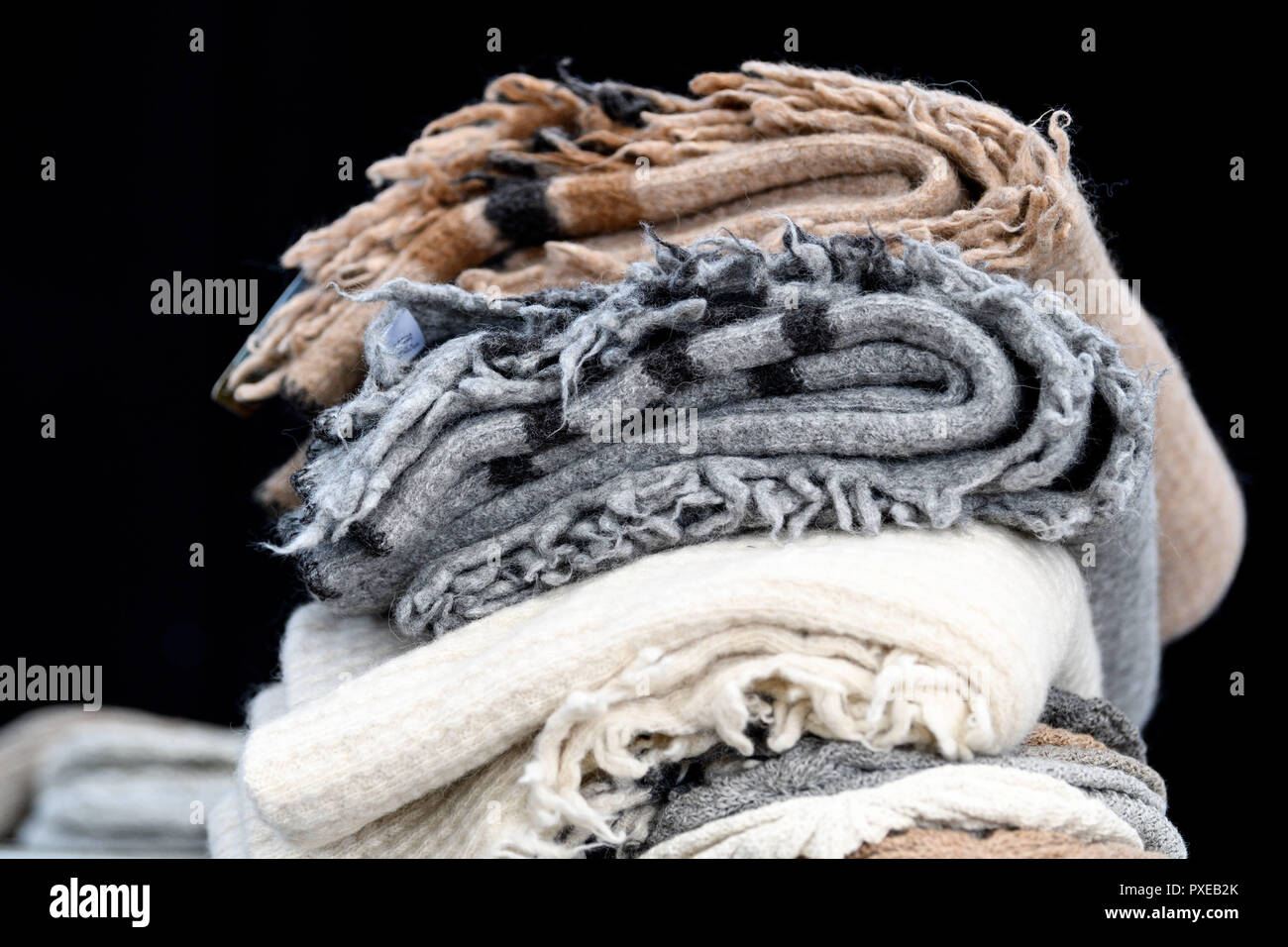 Alpaca scarves immagini e fotografie stock ad alta risoluzione - Alamy