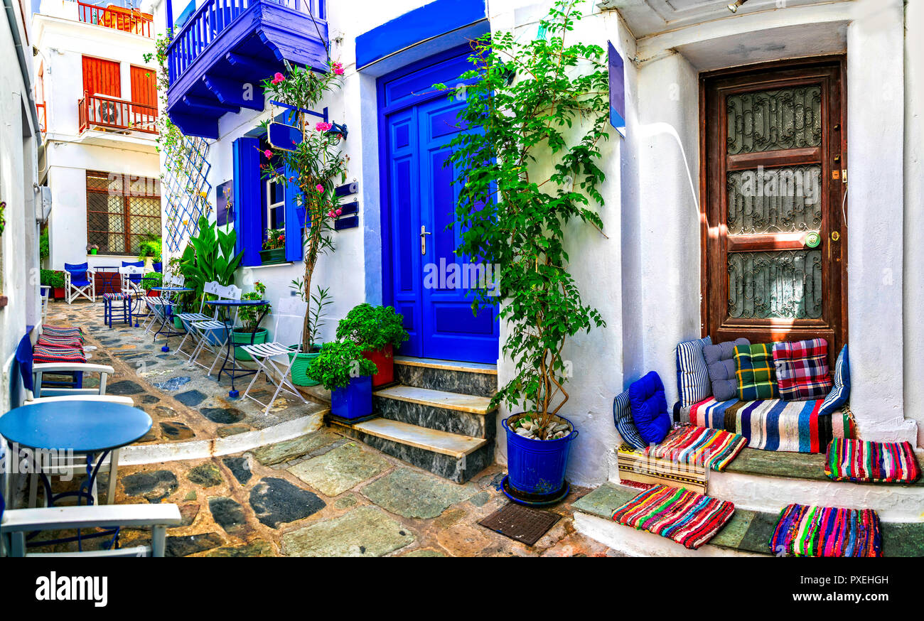 Vecchie strade di città di Skopelos Sporadi,,Grecia. Foto Stock