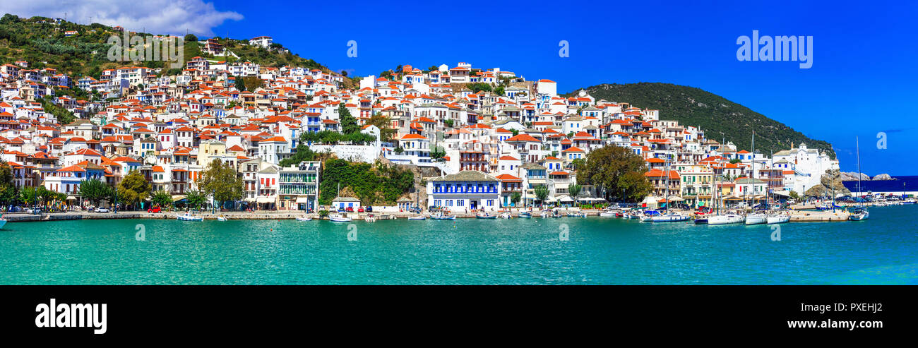Bella città di Skopelos,vista panoramica,Sporadi,Grecia. Foto Stock