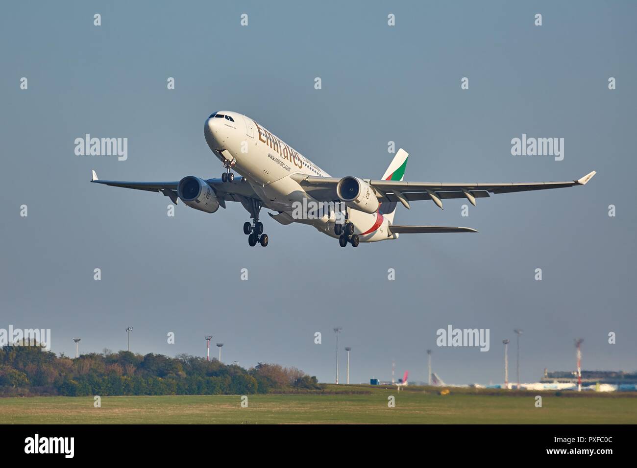 Piano tenendo spento Foto Stock