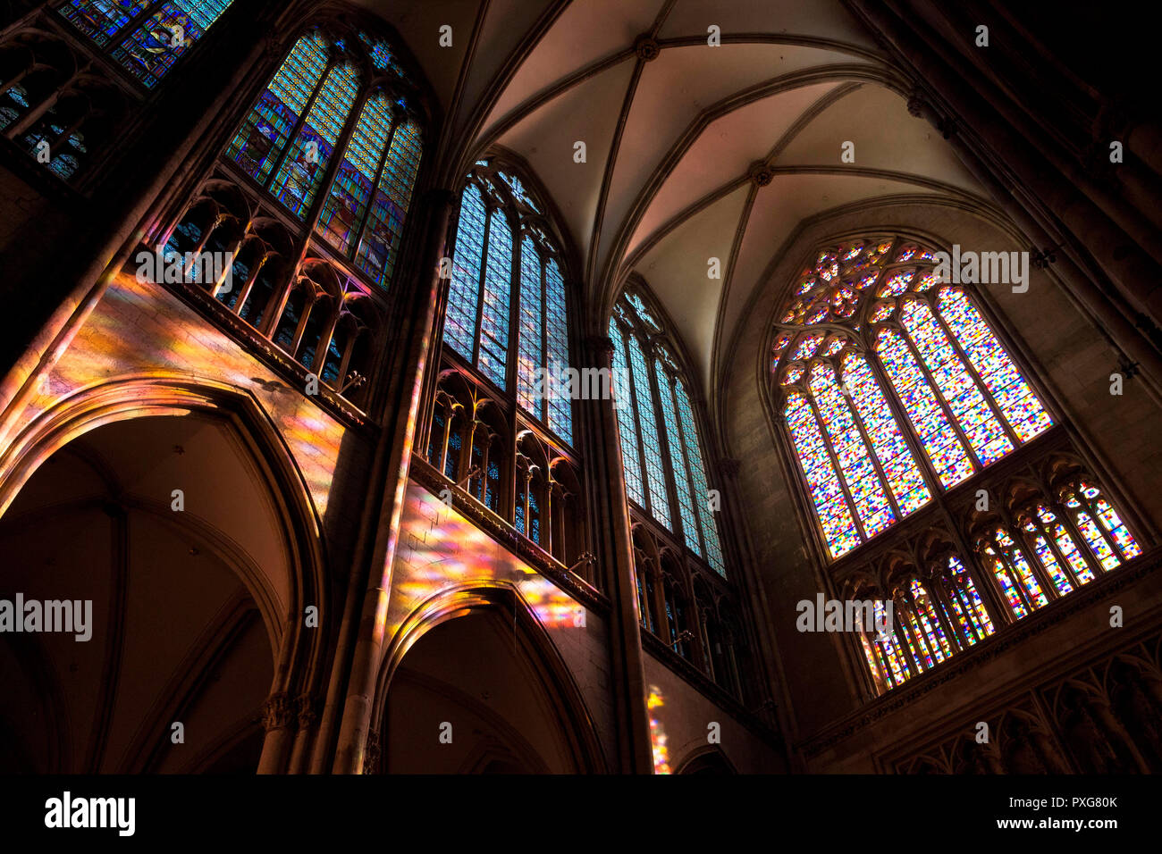 All interno della cattedrale, la finestra dall'artista Gerhard Richter, Colonia, Germania. der Dom, das Fenster von Gerhard Richter im Querhaus suedlichen, Ko Foto Stock