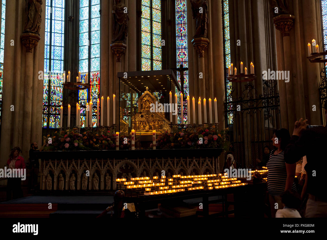 Il santuario dei tre Re Magi presso la cattedrale di Colonia, Germania. der Dreikoenigsschrein im Dom, Koeln, Deutschland. Foto Stock