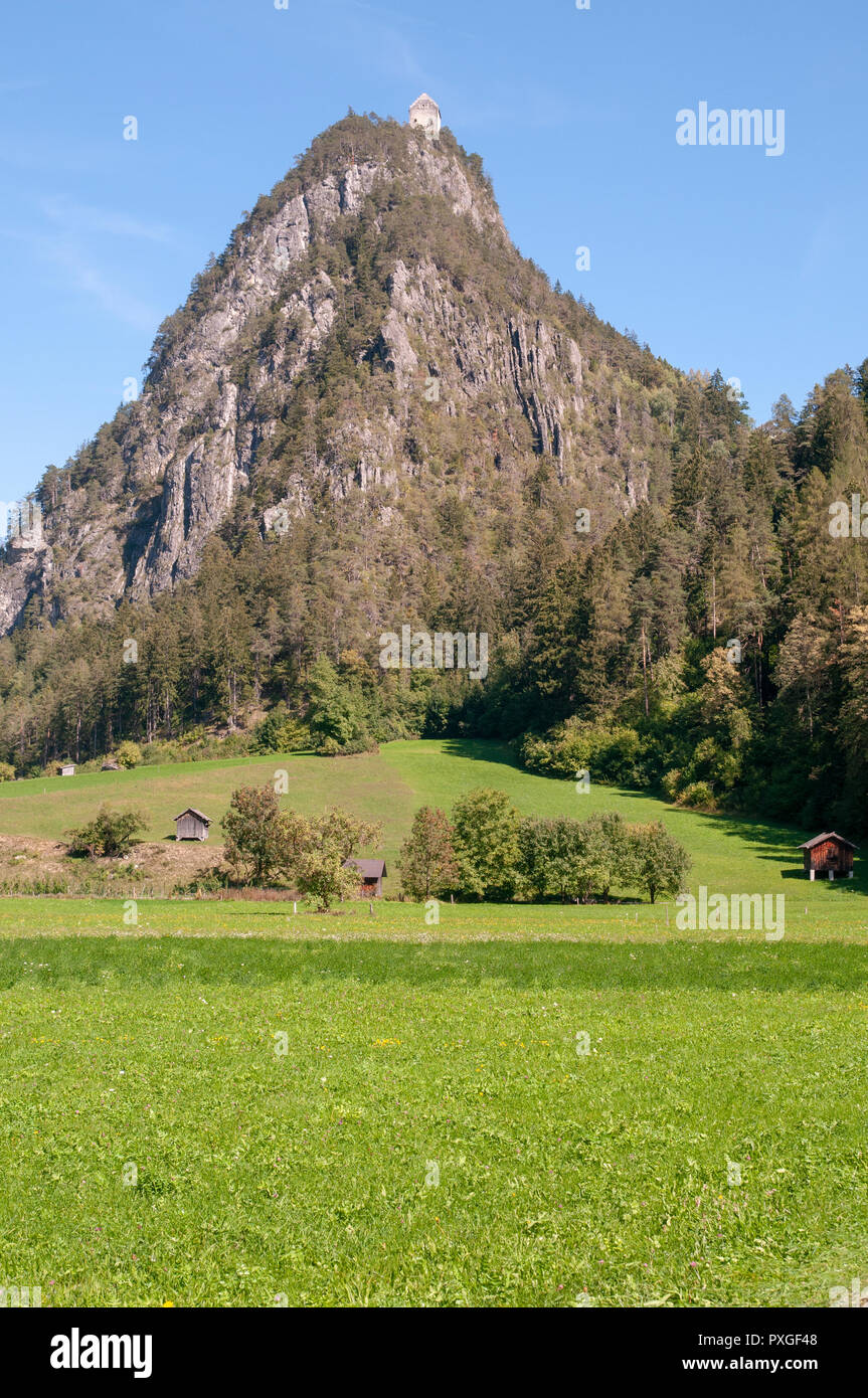 Le rovine del castello di Kronburg, Zams, Tirolo, Austria Foto Stock