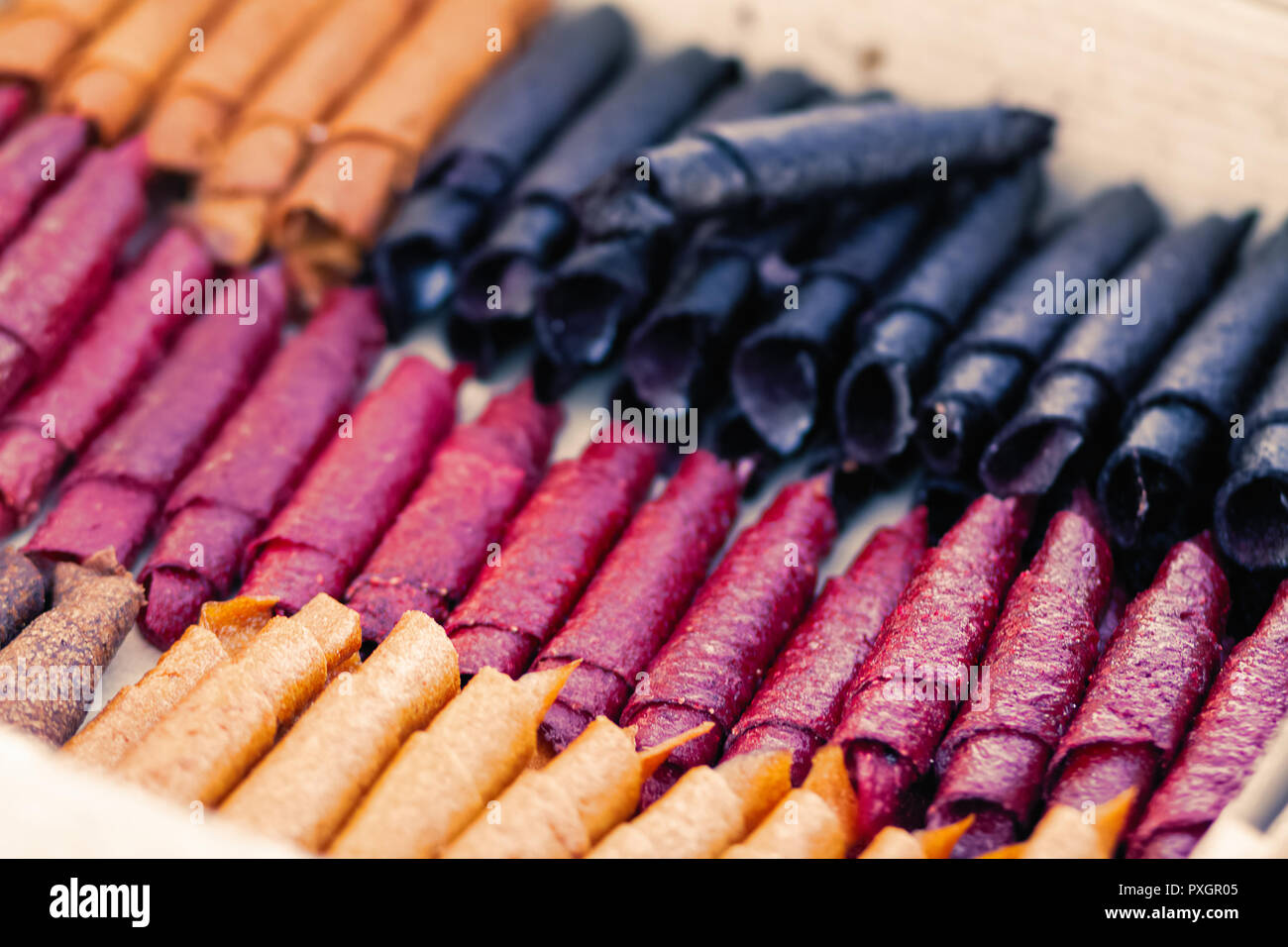 Deliziosi frutti sani roll-up realizzato da lampone, la zucca e le mele Foto Stock