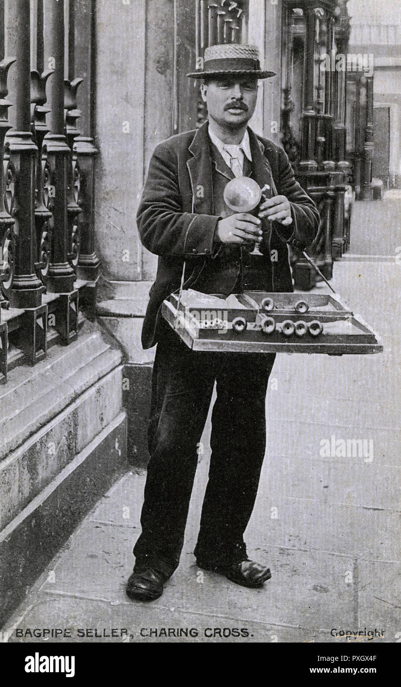 Bagpipe Venditore, Charing Cross, Londra Foto Stock