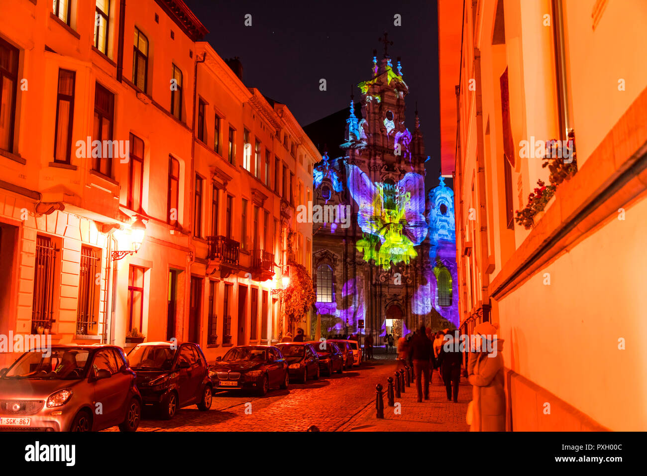 Light Art Festival 'Bright Bruxelles", vari impianti di luce attraverso il centro della città, da vari artisti, Bruxelles, Belgio, chiesa Eglise BŽguina Foto Stock