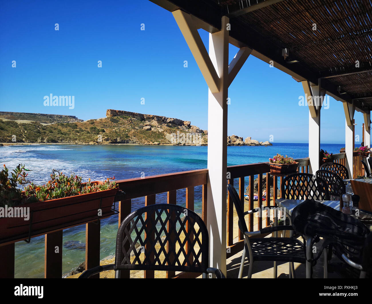 Ghajn Tuffieha bay da waterfront restaurant, Malta, Europa Foto Stock