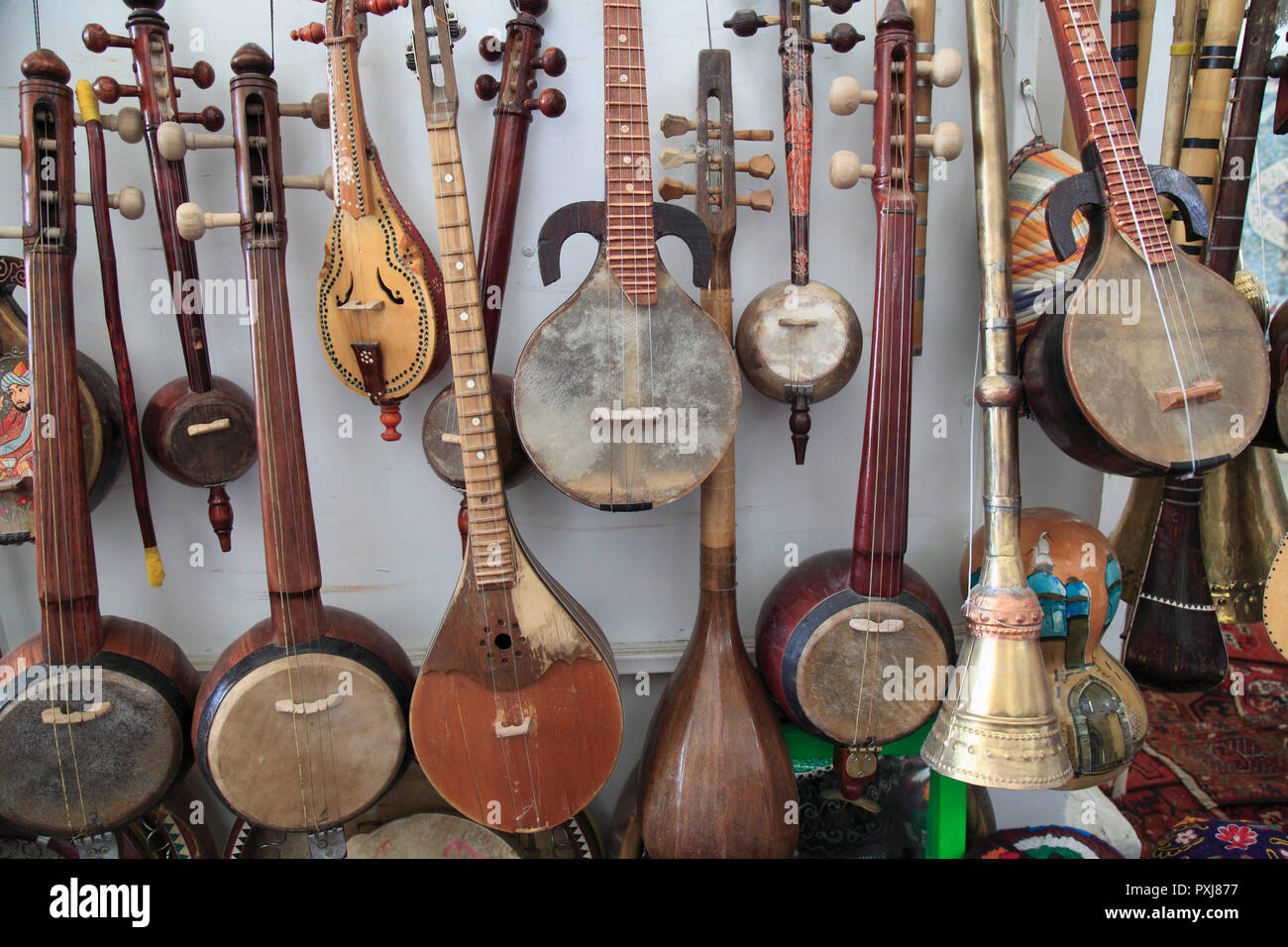 Uzbekistan; Bukhara; strumenti musicali tradizionali, Foto Stock