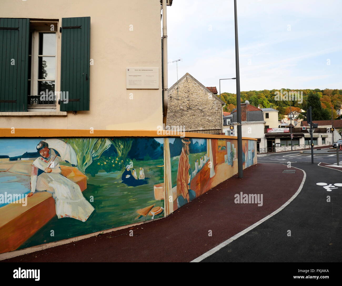 AJAXNETPHOTO. BOUGIVAL, FRANCIA. - CASA D'ARTISTA - CASA VICINO AL FIUME SENNA, VISSUTA DALL'ARTISTA IMPRESSIONISTA BERTHE MORISOT DAL 1881 AL 1884.PROPRIETÀ RINNOVATA NEL 2023.FOTO:JONATHAN EASTLAND/AJAX REF:GX8 181909 438 Foto Stock