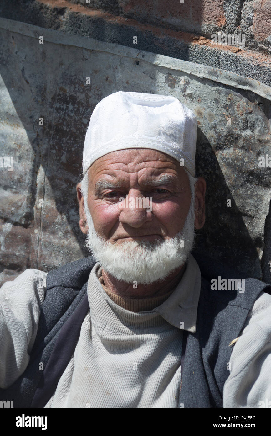 La questione del Kashmir, India. Ritratto di uomo anziano Foto Stock