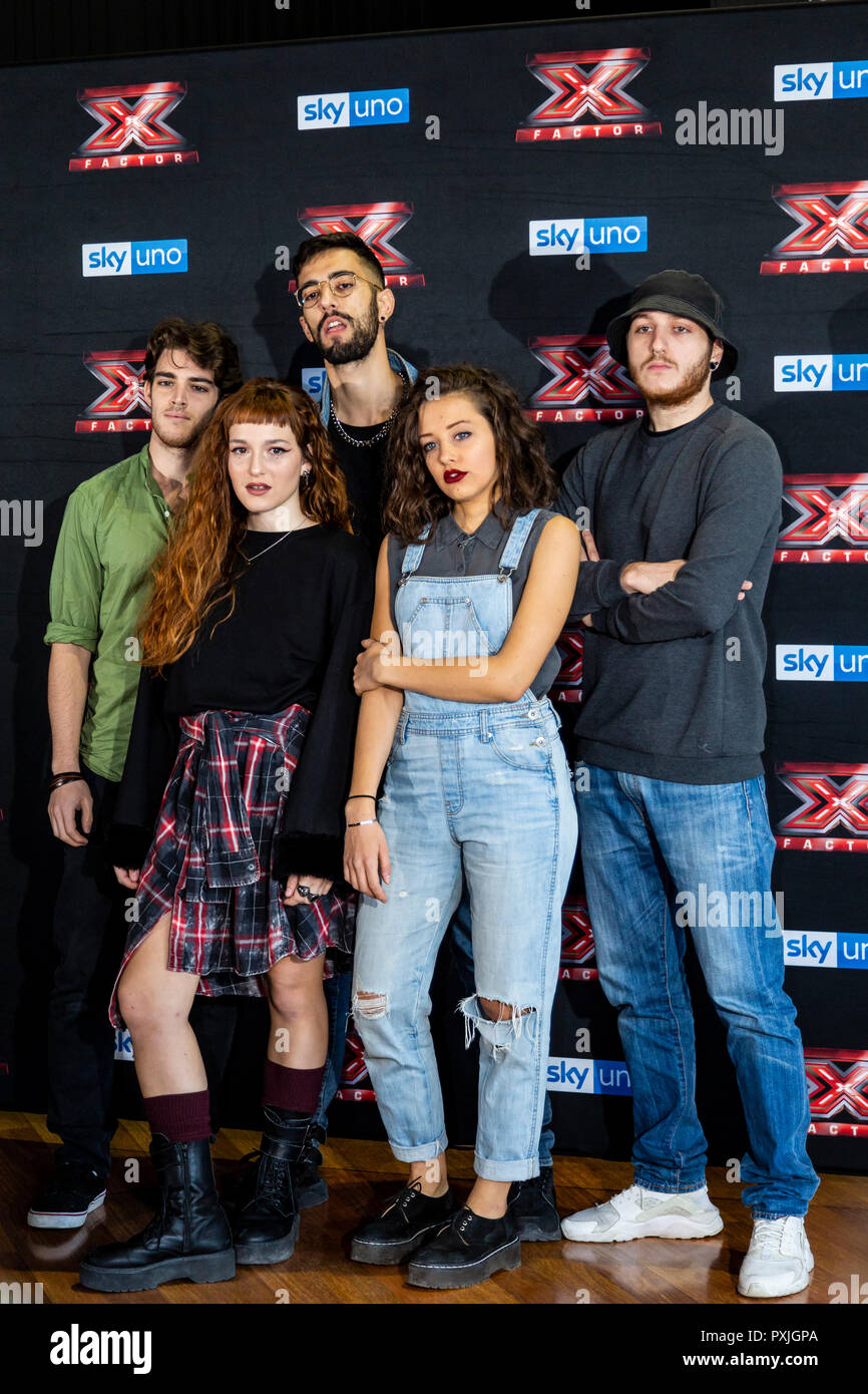 Milano, Italia. 22 ottobre, 2018. X-Factor 12 Live photo call, Milano, Italia Credito: Valeria Portinari/Alamy Live News Foto Stock