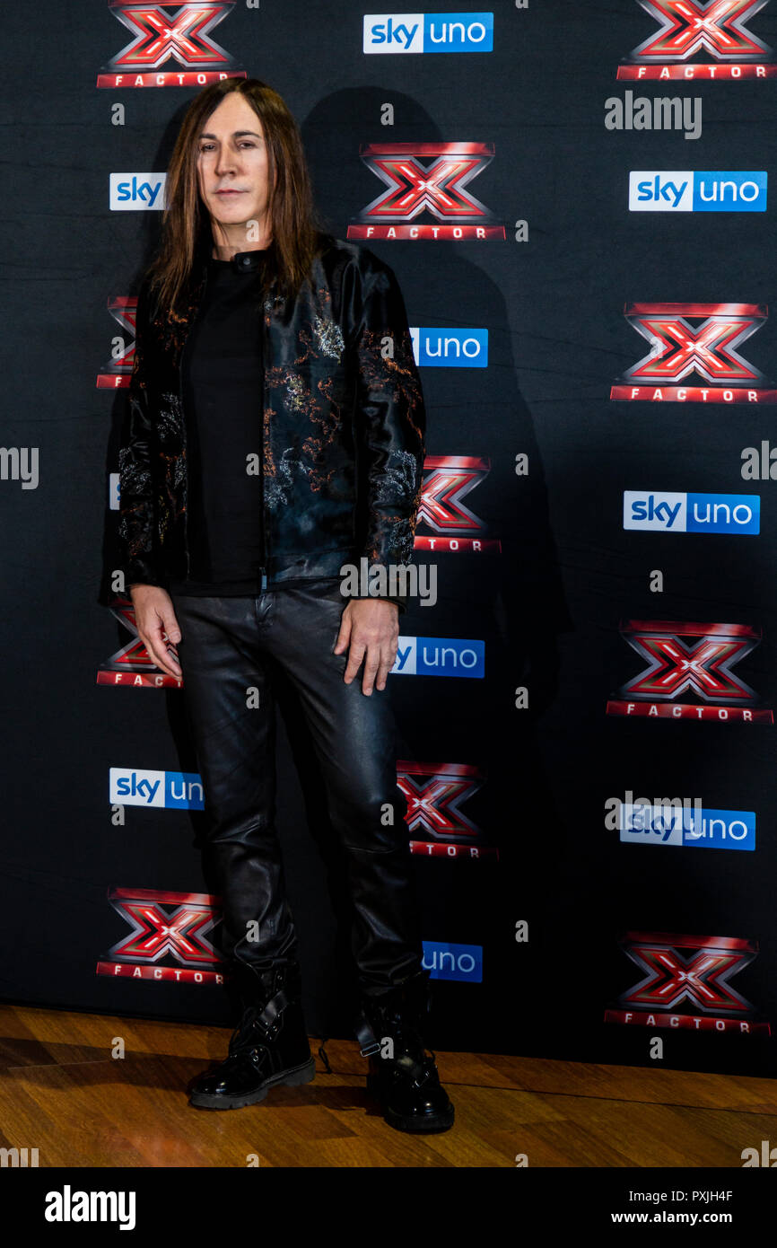 Milano, Italia. 22 ottobre, 2018. X-Factor 12 Live photo call, Milano, Italia Credito: Valeria Portinari/Alamy Live News Foto Stock