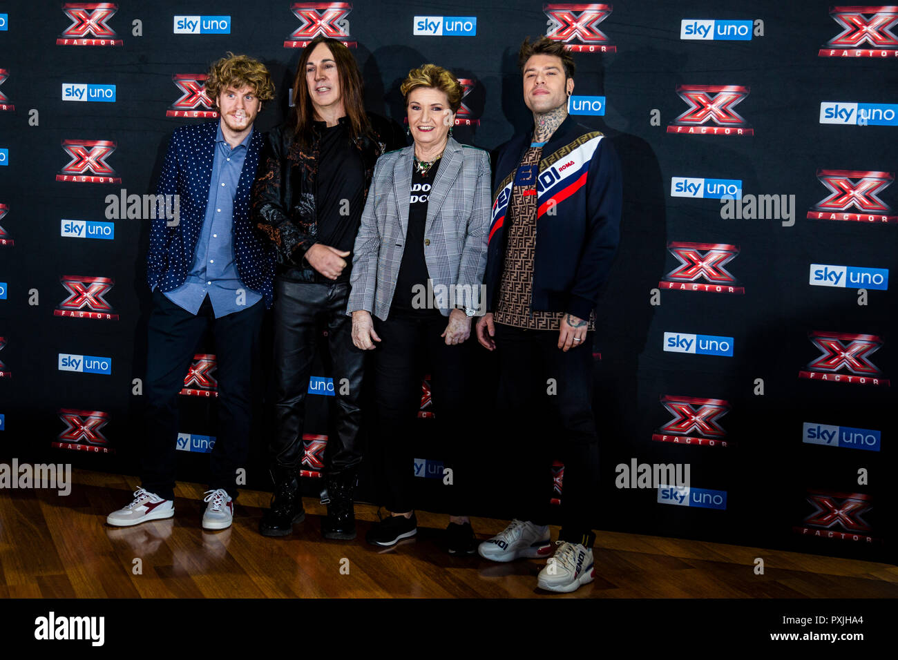 Milano, Italia. 22 ottobre, 2018. X-Factor 12 Live photo call, Milano, Italia Credito: Valeria Portinari/Alamy Live News Foto Stock