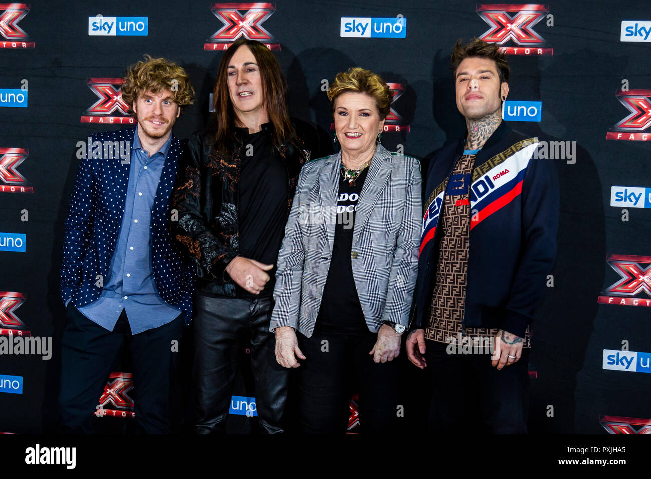 Milano, Italia. 22 ottobre, 2018. X-Factor 12 Live photo call, Milano, Italia Credito: Valeria Portinari/Alamy Live News Foto Stock