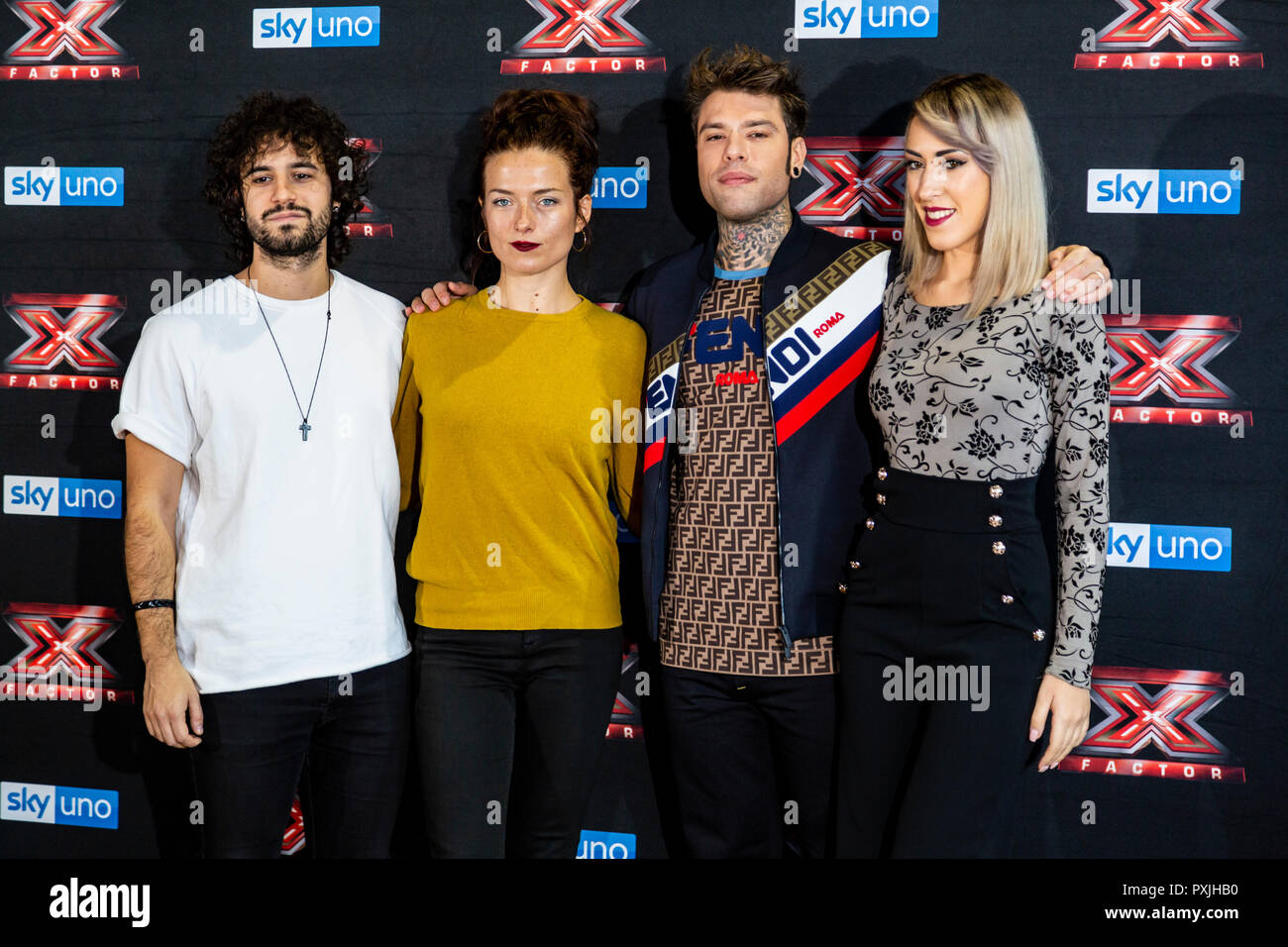 Milano, Italia. 22 ottobre, 2018. X-Factor 12 Live photo call, Milano, Italia Credito: Valeria Portinari/Alamy Live News Foto Stock