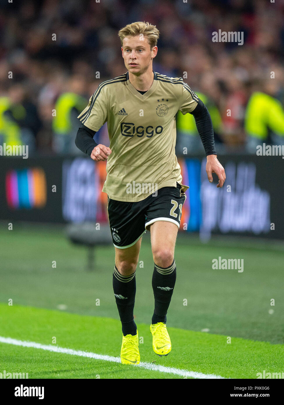 Amsterdam, Paesi Bassi. 23 ottobre, 2018. Ajax v Benfica: Amsterdam Champions League 2018-2019 Frenkie de Jong di credito Ajax: arancione foto/Alamy Live News Credit: arancione foto/Alamy Live News Foto Stock