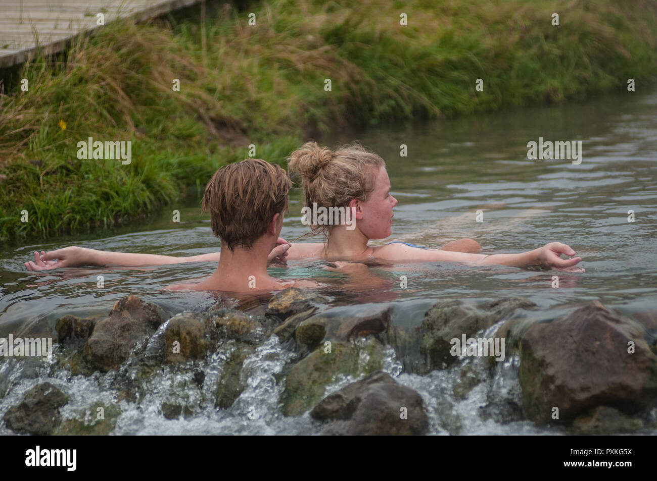 Le acque termali in Islanda. Il 'fiume caldo', in montagna alle spalle di Hveragerdi. A sud dell'Islanda Foto Stock