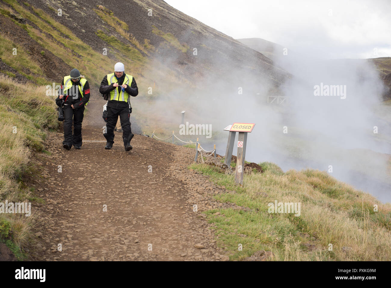 Le acque termali in Islanda. Il 'fiume caldo', in montagna alle spalle di Hveragerdi. A sud dell'Islanda. Protezione locale Foto Stock