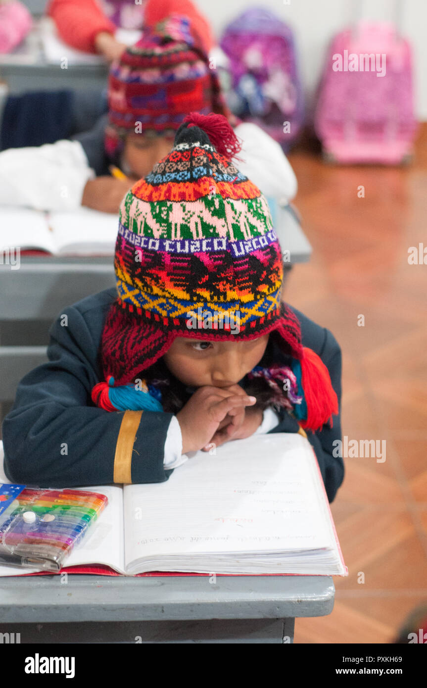 Chullo' Festival (tipico cappello Andina) nella scuola privata Razuri Foto  stock - Alamy