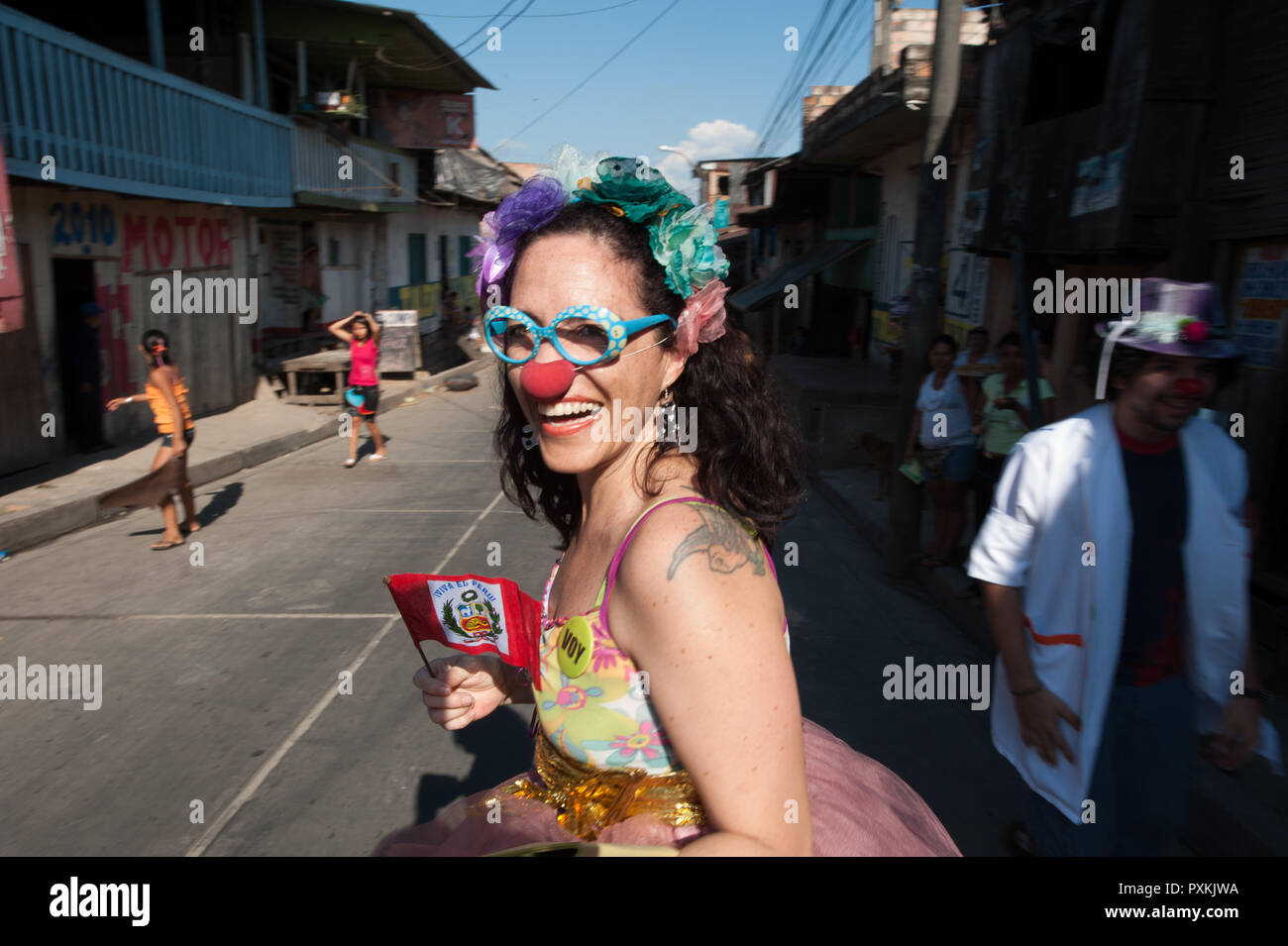 Il peruviano attrice Wendy Ramos, fondatore della "bolaroja', durante il festival Belen Foto Stock