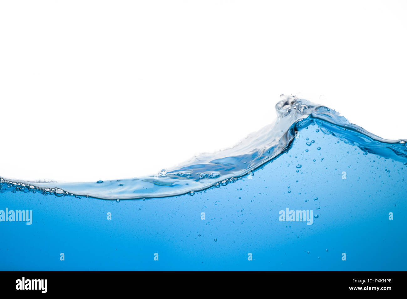 Un'onda di acqua blu chiara Foto Stock