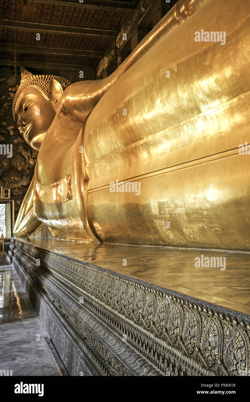 Wat Pho Tempel del Buddha Reclinato Tailandia Bangkok Tempel Buddhastatue liegen dettaglio Close-up, Asien Suedost-Asien, Prades tailandese, Muang Thai, Wat Foto Stock