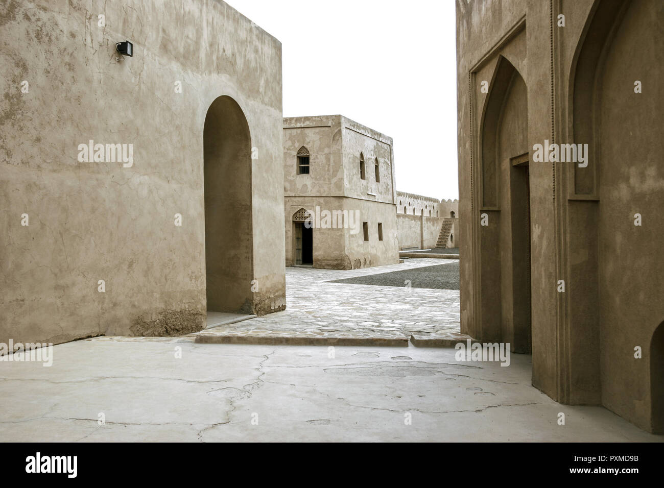 Oman Jabrin Architektur Aussen Festung Festungen Fort forti Wohnschloss Gebaeude Mauer Mauern Reisen Sehenswuerdigkeit Arabische Halbinsel Naher Osten Foto Stock