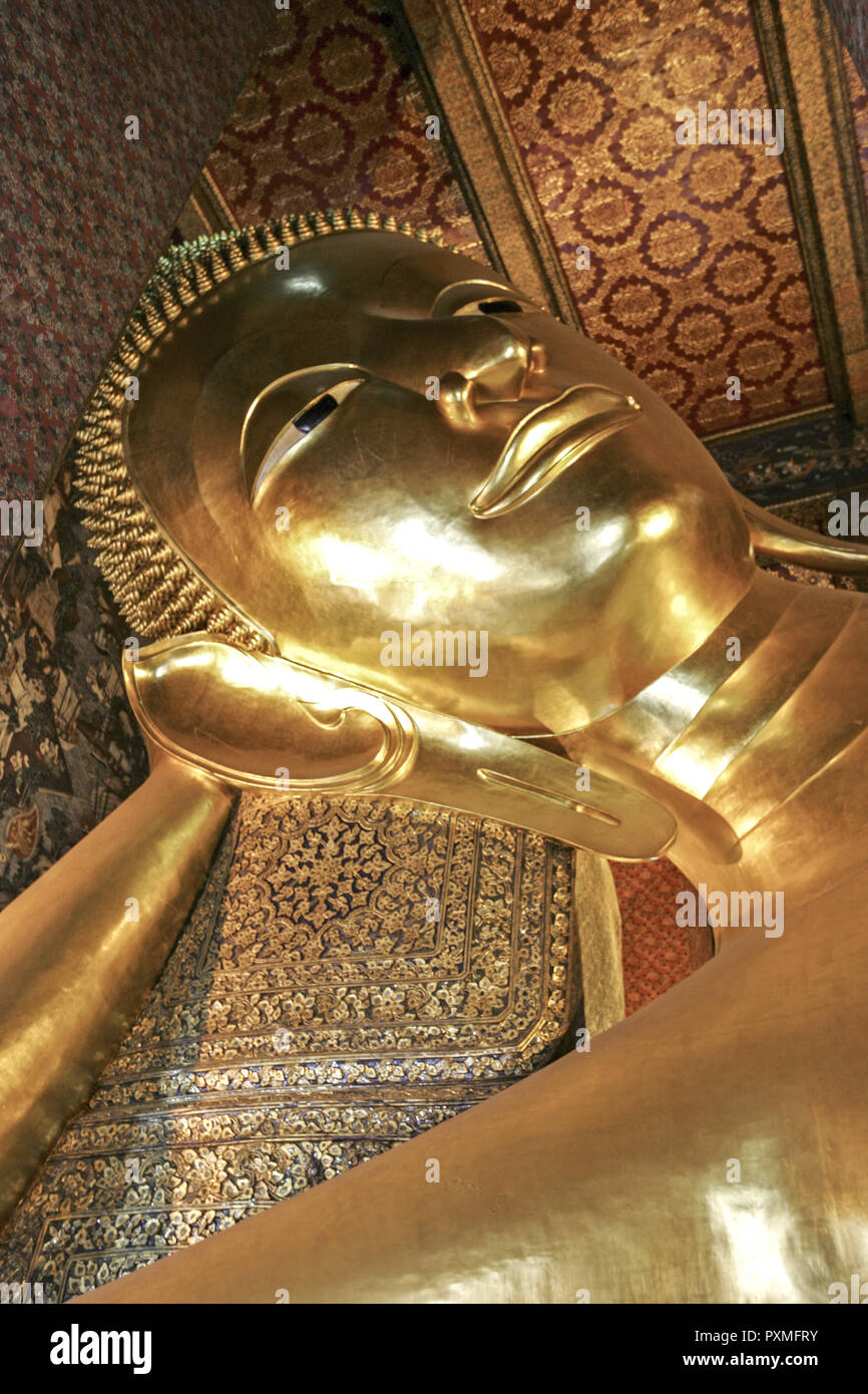 Wat Pho Tempel del Buddha Reclinato Tailandia Bangkok Tempel Buddhastatue liegen dettaglio Close-up, Asien Suedost-Asien, Prades tailandese, Muang Thai, Wat Foto Stock