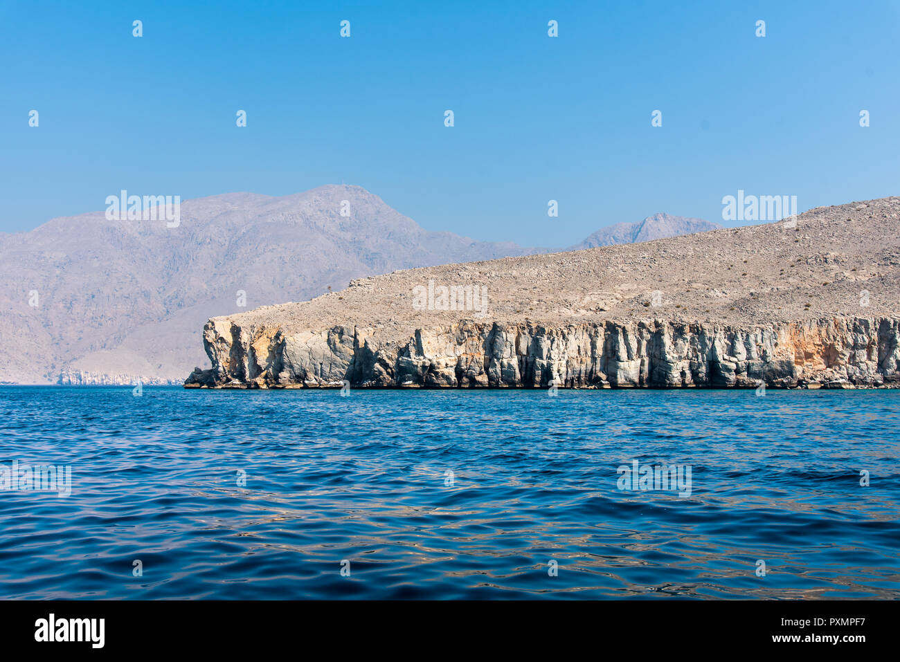 Fiordi della penisola di Musandam vicino Khasab in Oman Foto Stock