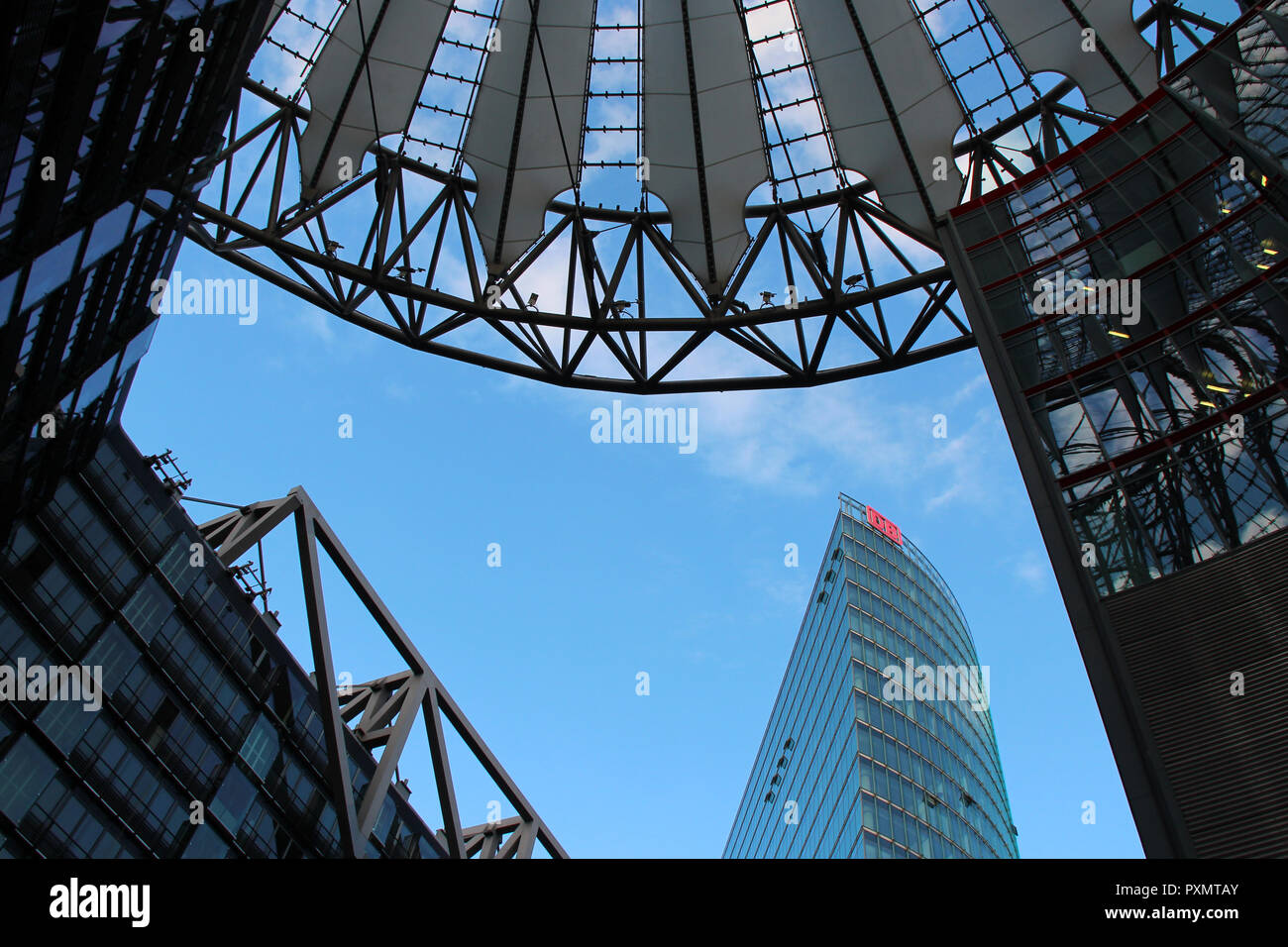 Edifici moderni (Sony Centre di Berlino (Germania). Foto Stock