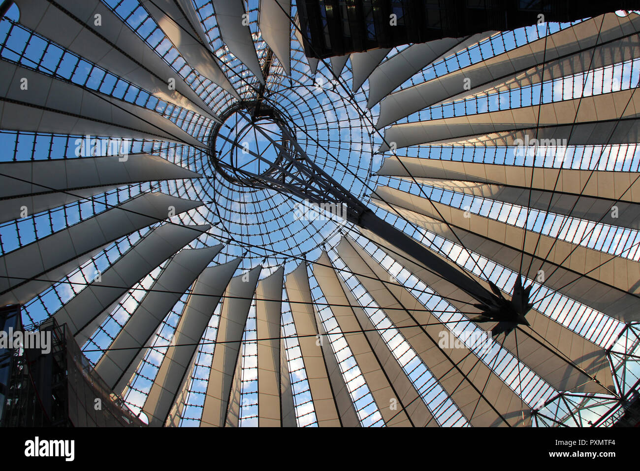 Edifici moderni (Sony Centre di Berlino (Germania). Foto Stock