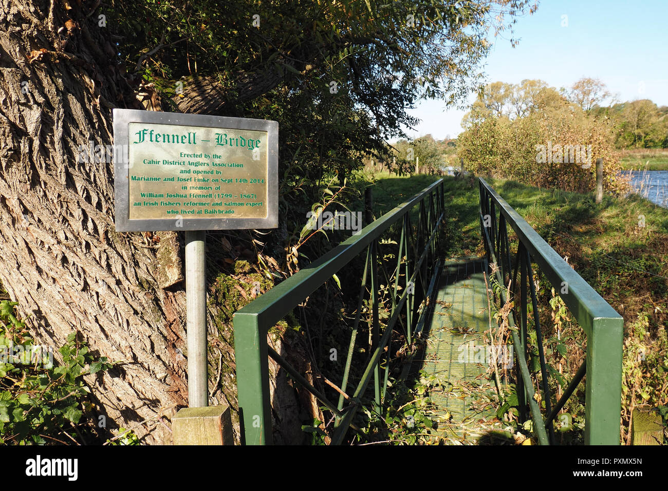 Segno a ponte Ffennell Ballybrado al fiume Suir, Cahir, nella contea di Tipperary, Irlanda Foto Stock