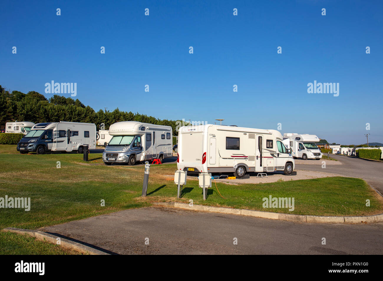 Roulotte e camper su Bron-Y-Wendon campeggio nel Galles del Nord Regno Unito Foto Stock