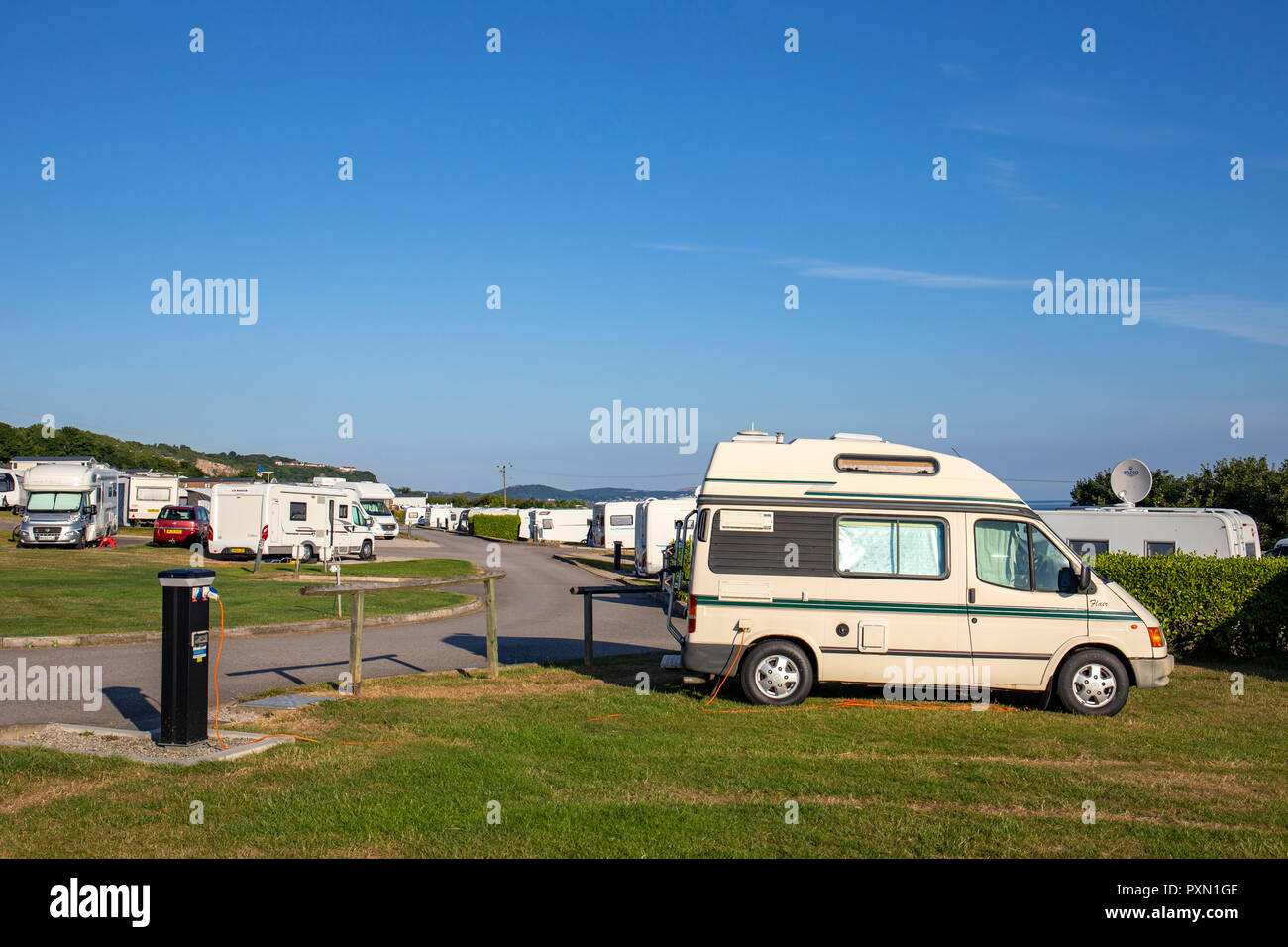 Camper e roulotte in un campeggio in Llandulas North Wales UK Foto Stock