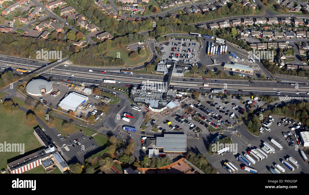 Vista aerea di Newport Pagnell Motorway Services Area, M1, Buckinghamshire Foto Stock