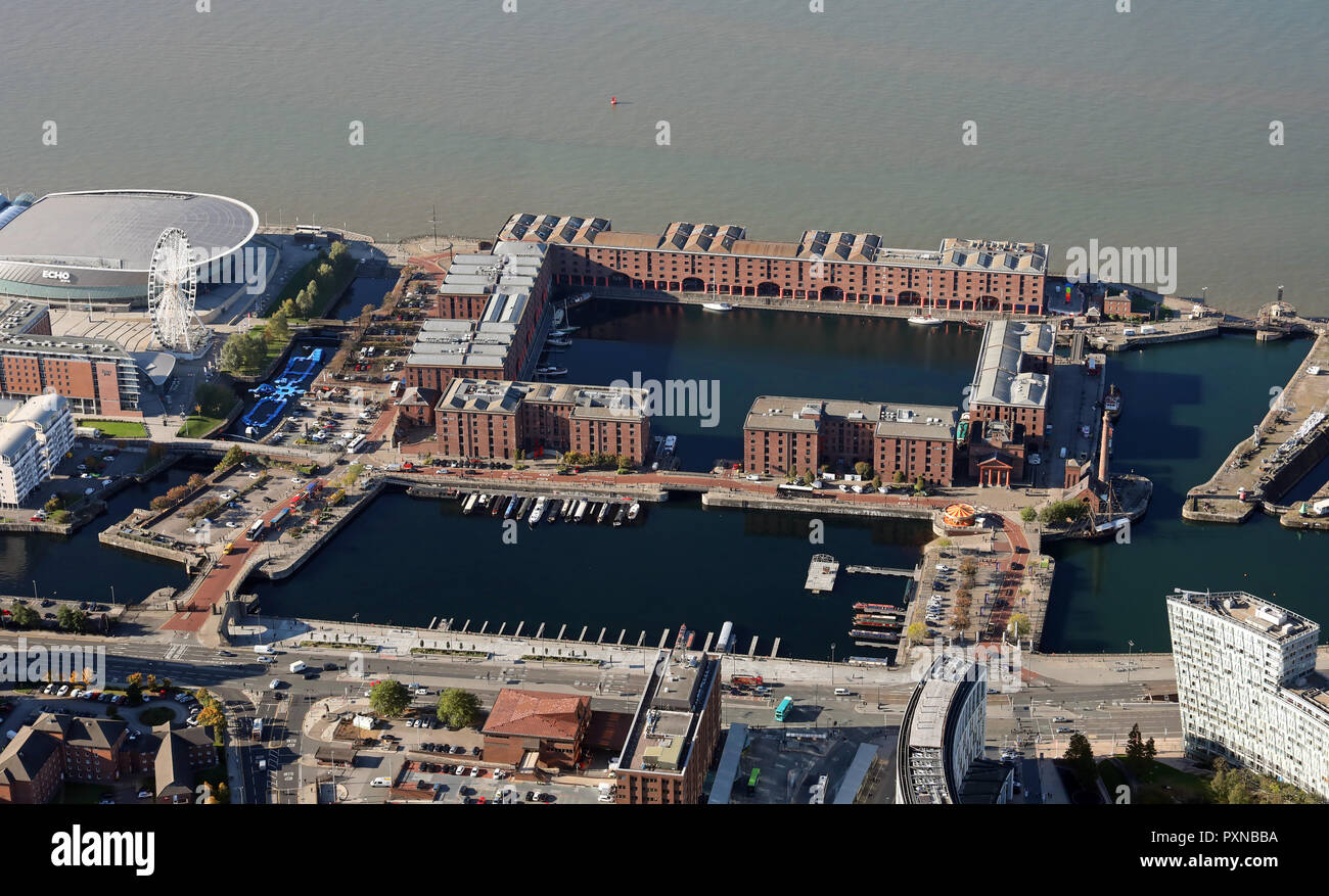 Vista aerea del Royal Albert Dock & Salthouse Dock Liverpool waterfront Foto Stock