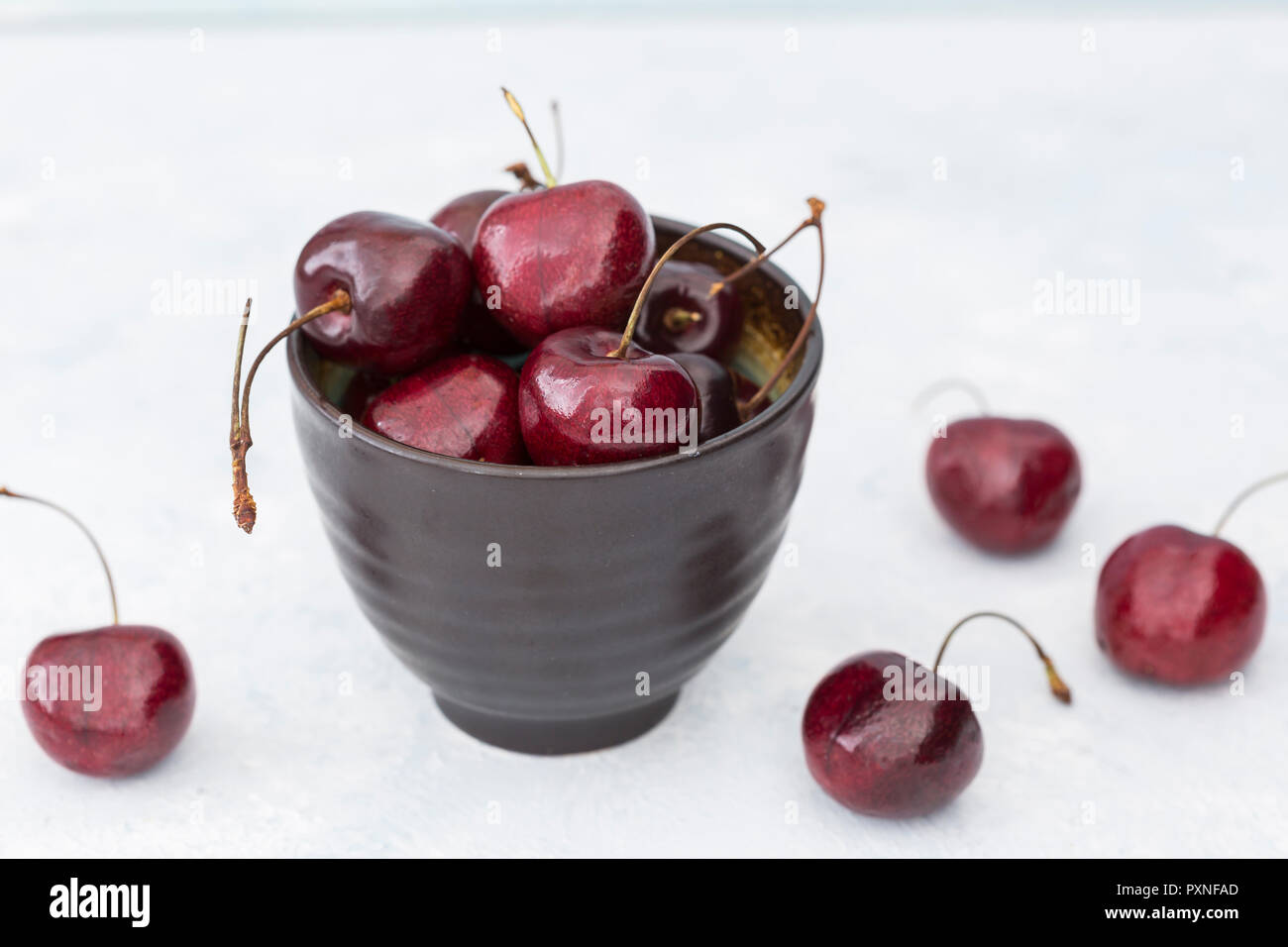 Ciotola di ciliegie Foto Stock
