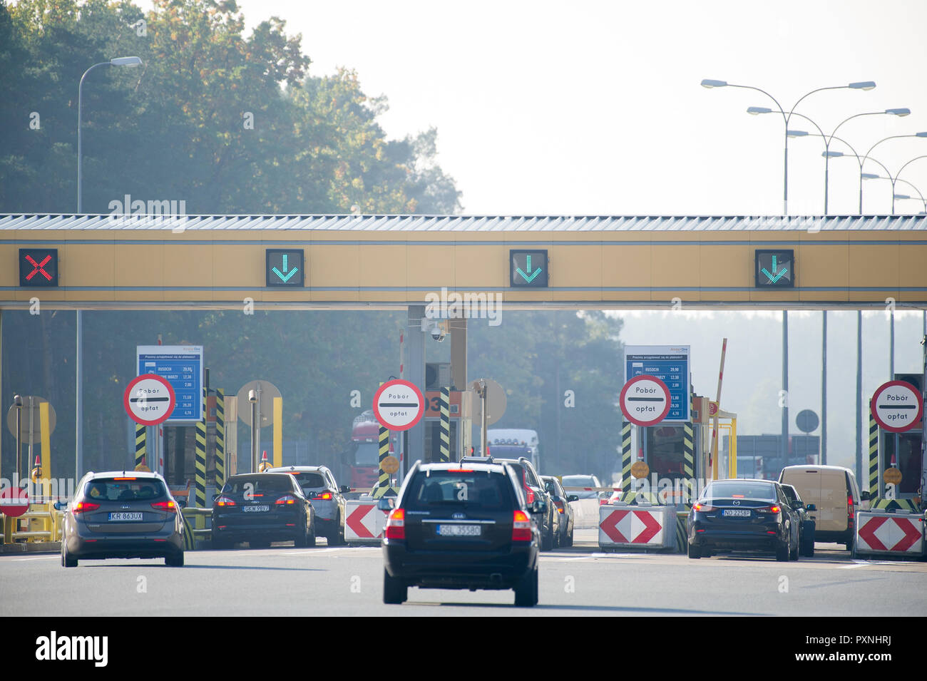 Stazione di pedaggio in autostrada A1 denominata Amber Autostrada Bursztynowa) in Nowa Wies, Polonia. Il 12 ottobre 2018 © Wojciech Strozyk / Stock Alamy P Foto Stock