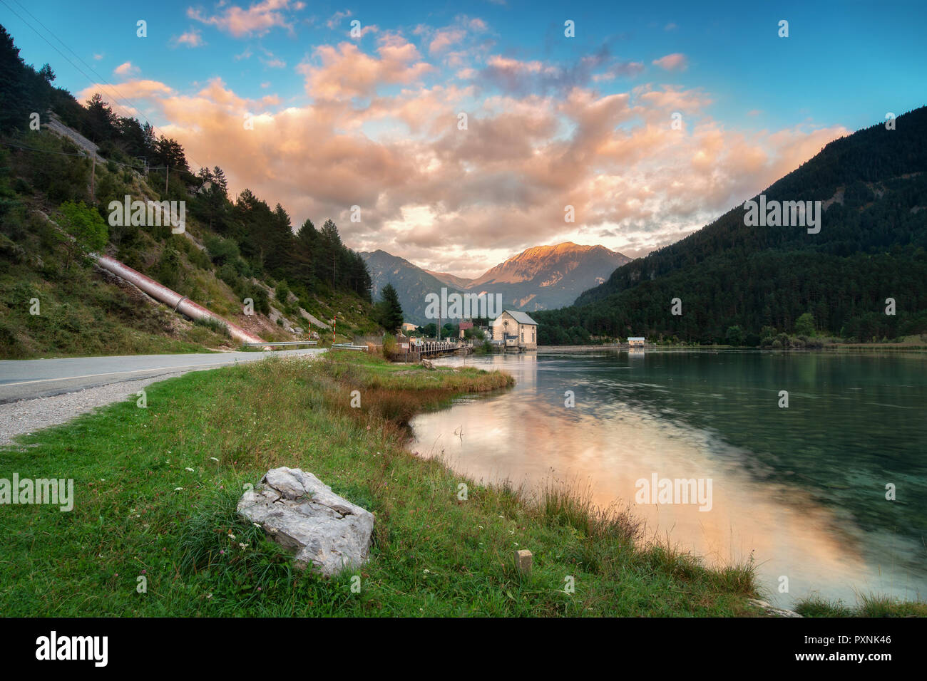 Tramonto nella Valle di Pineta, Bielsa, Spagna. Foto Stock