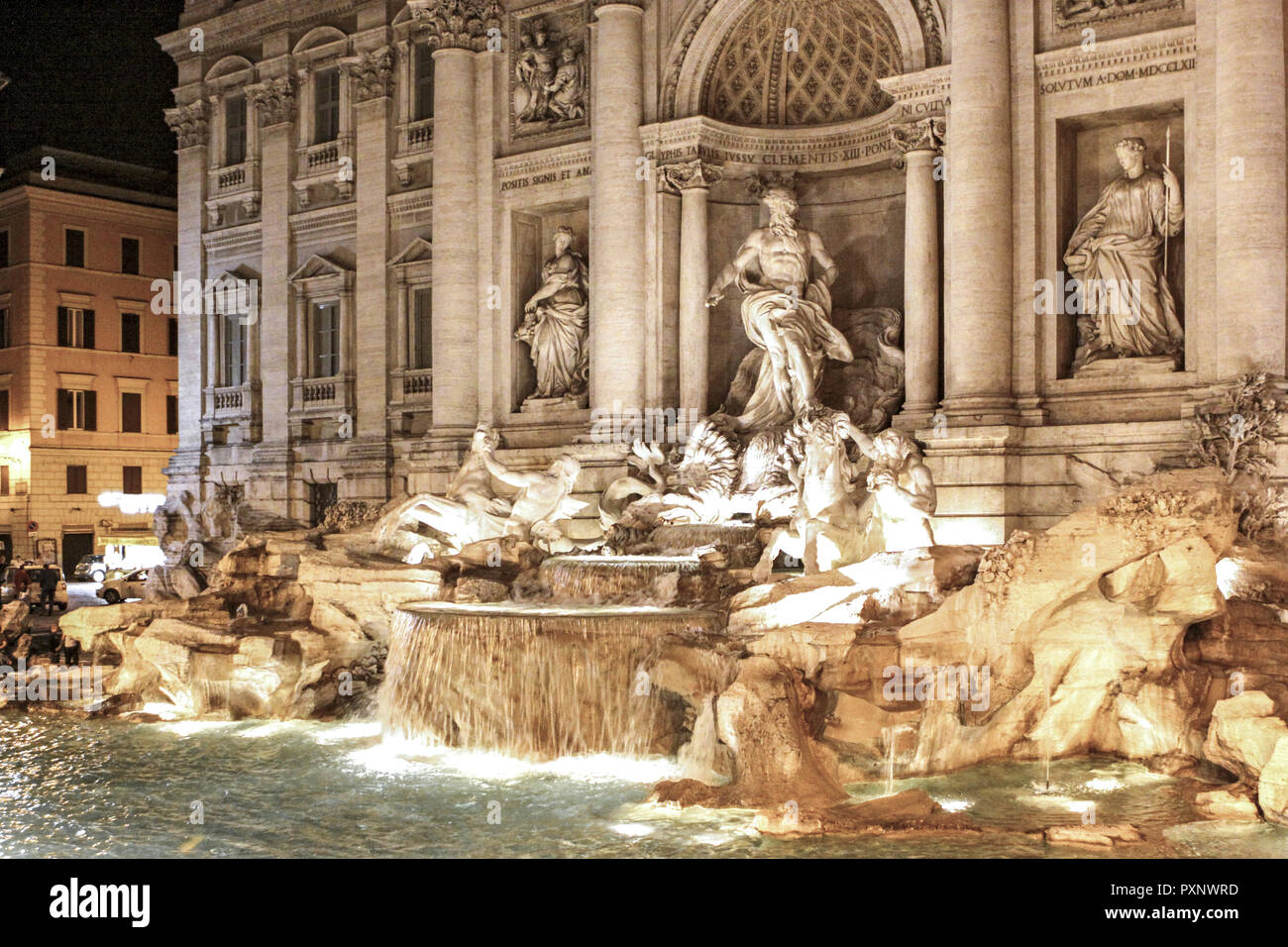 L'Italia, Rom, Fontana di Trevi, Trevibrunnen bei Nacht, Barock-Brunnen, Erbauer Nicola Salvi, erbaut 1732-1762 Foto Stock