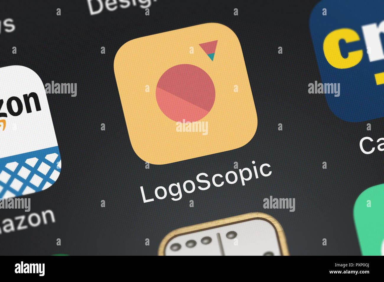 London, Regno Unito - 23 Ottobre 2018: Il LogoScopic - Logo maker. mobile app da RoadRocks su un schermo di iPhone. Foto Stock