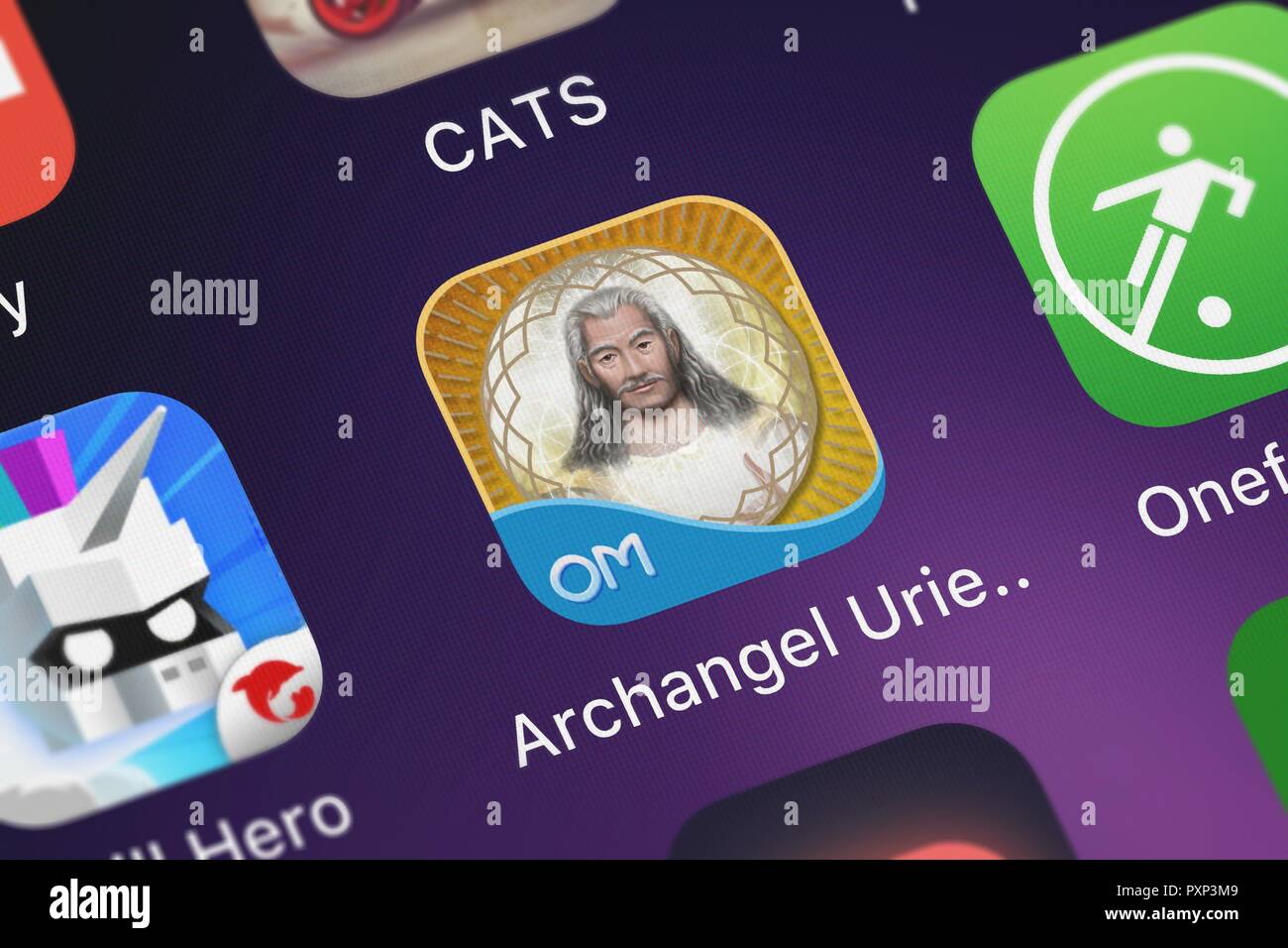 London, Regno Unito - 23 Ottobre 2018: l'Arcangelo Uriel di orientamento - virtù, Valentino mobile app da Oceanhouse Media su un schermo di iPhone. Foto Stock