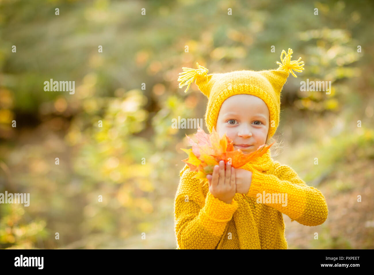 La La La Vestita Bambina Di Giallo Bambina Vestita Giallo Di n80wPkO