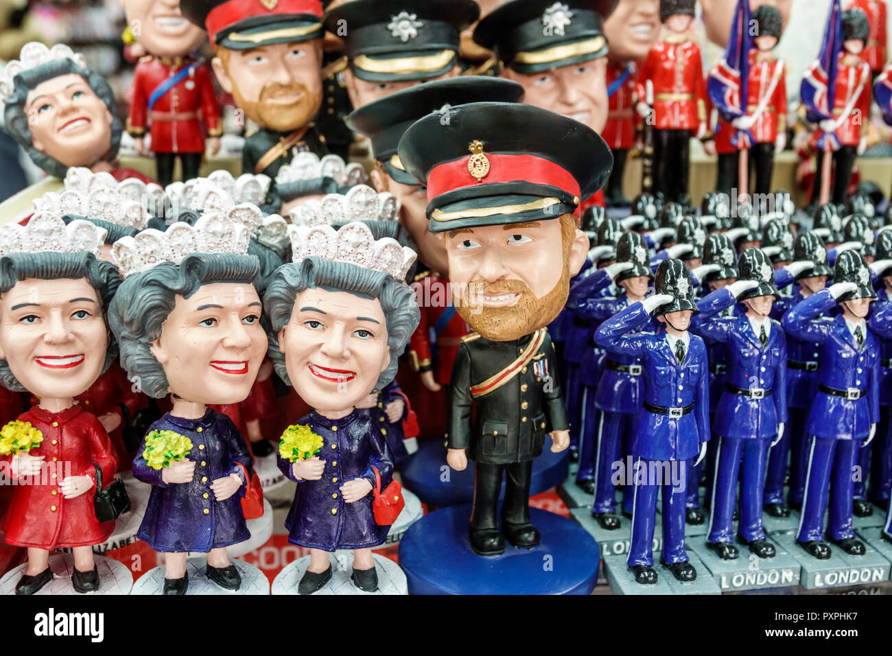 Londra Inghilterra,Regno Unito,Piccadilly Mayfair,shopping shopper shopping negozi mercati di mercato di vendita di mercato, negozi al dettaglio business busin Foto Stock